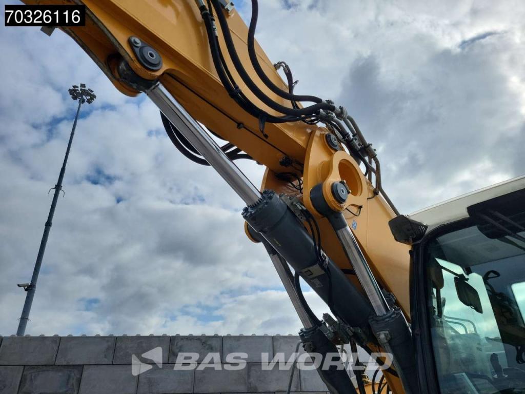 Liebherr R922 LC Photo 12