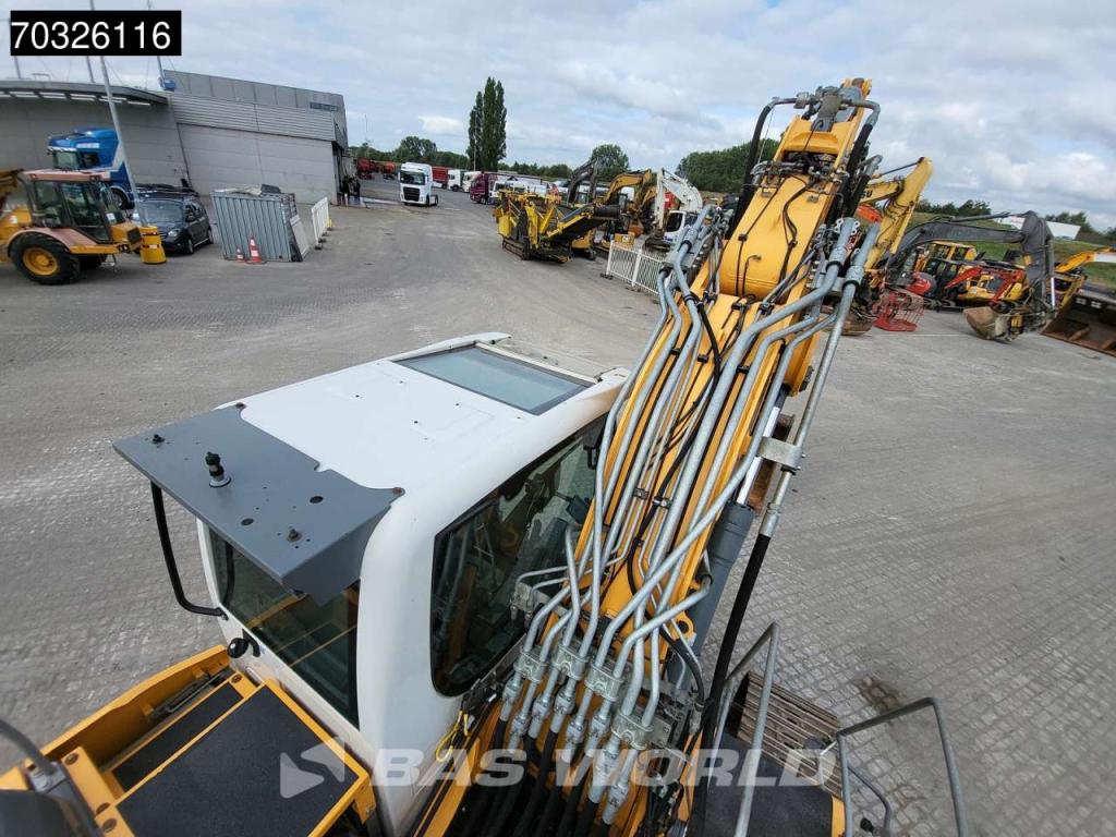 Liebherr R922 LC Photo 25