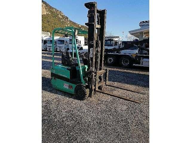 Mitsubishi Diesel forklift truck Photo 3