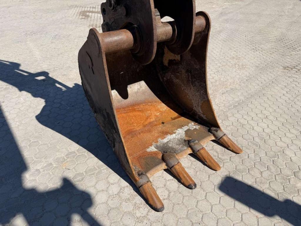 Liebherr A914 Compact 5x attachment - Good working condition Photo 18