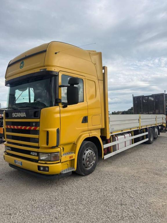 Scania 124L-420 Photo 2