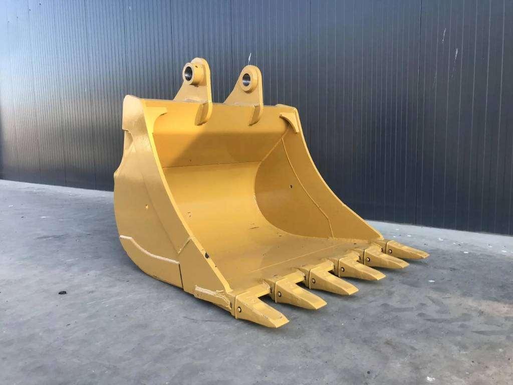 Volvo EC240 Photo 2