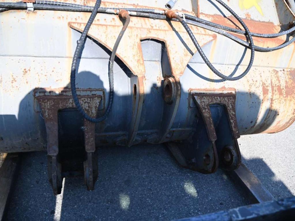 Trevi Benne pin-on 3000 mm with hydraulic grab Photo 5