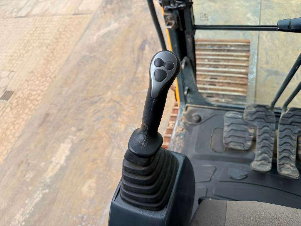 Hyundai R430LC - Hammer Lines / Quick Coupler Photo 10