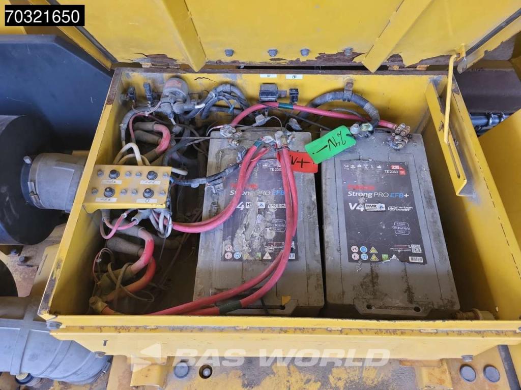 Komatsu HD605 -7E0 Photo 16