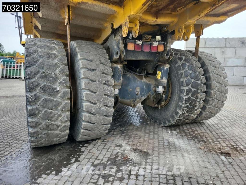 Komatsu HD605 -7E0 Photo 24