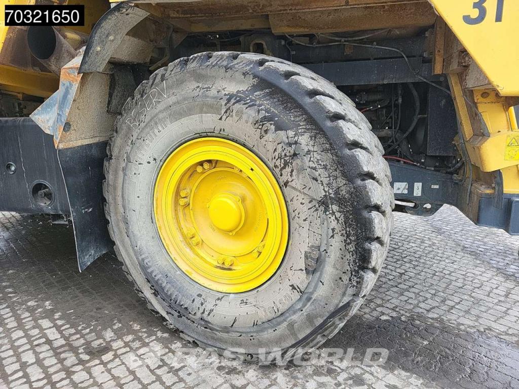 Komatsu HD605 -7E0 Photo 26