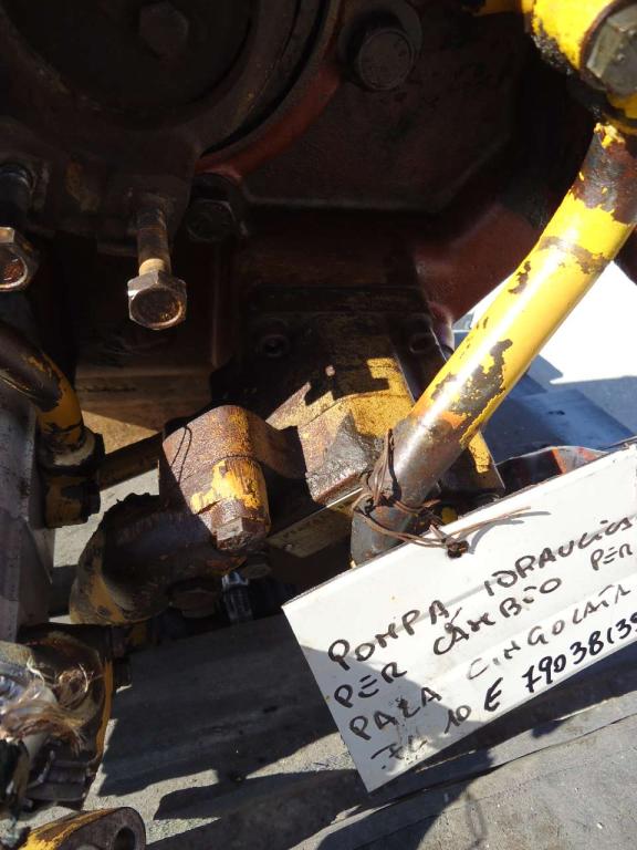 Transmission hydraulic pump for Fiat Allis FL10E Photo 3