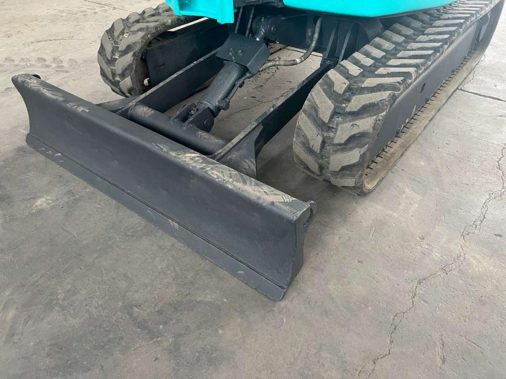 Kobelco SK30SR-6E Photo 6
