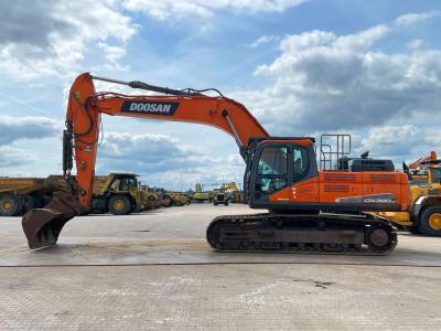 Doosan DX300LC-5 sold by Big Machinery