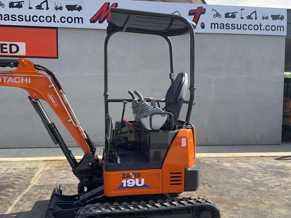Hitachi ZX19U-5A YLR Photo 12