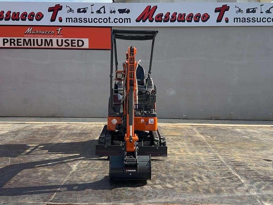 Hitachi ZX19U-5A YLR Photo 18