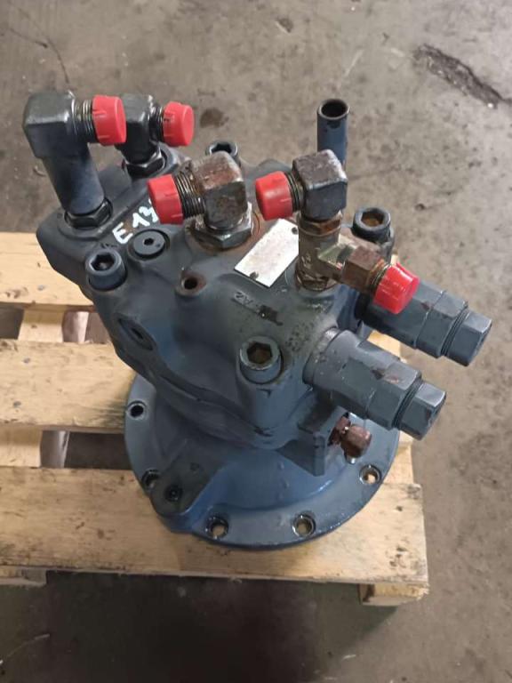 Turntable rotation motor for Fiat Kobelco E 135 Photo 2