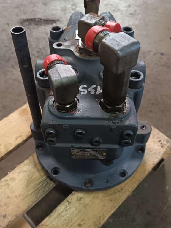 Turntable rotation motor for Fiat Kobelco E 135 Photo 4