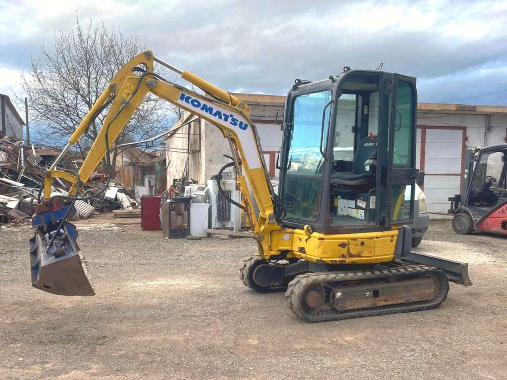 Komatsu PC22MR-3 Photo 6