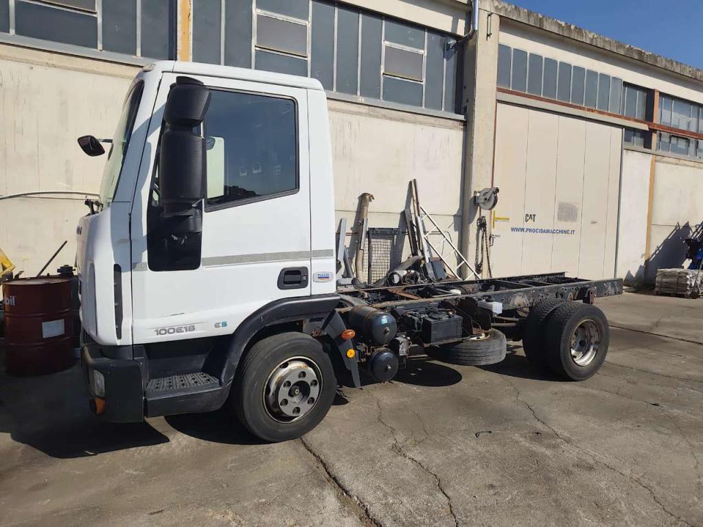 Iveco EUROCARGO 100E18 Photo 11