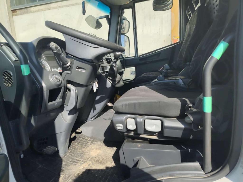 Iveco EUROCARGO 100E18 Photo 13