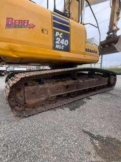 Komatsu PC240NLC-10 Photo 3