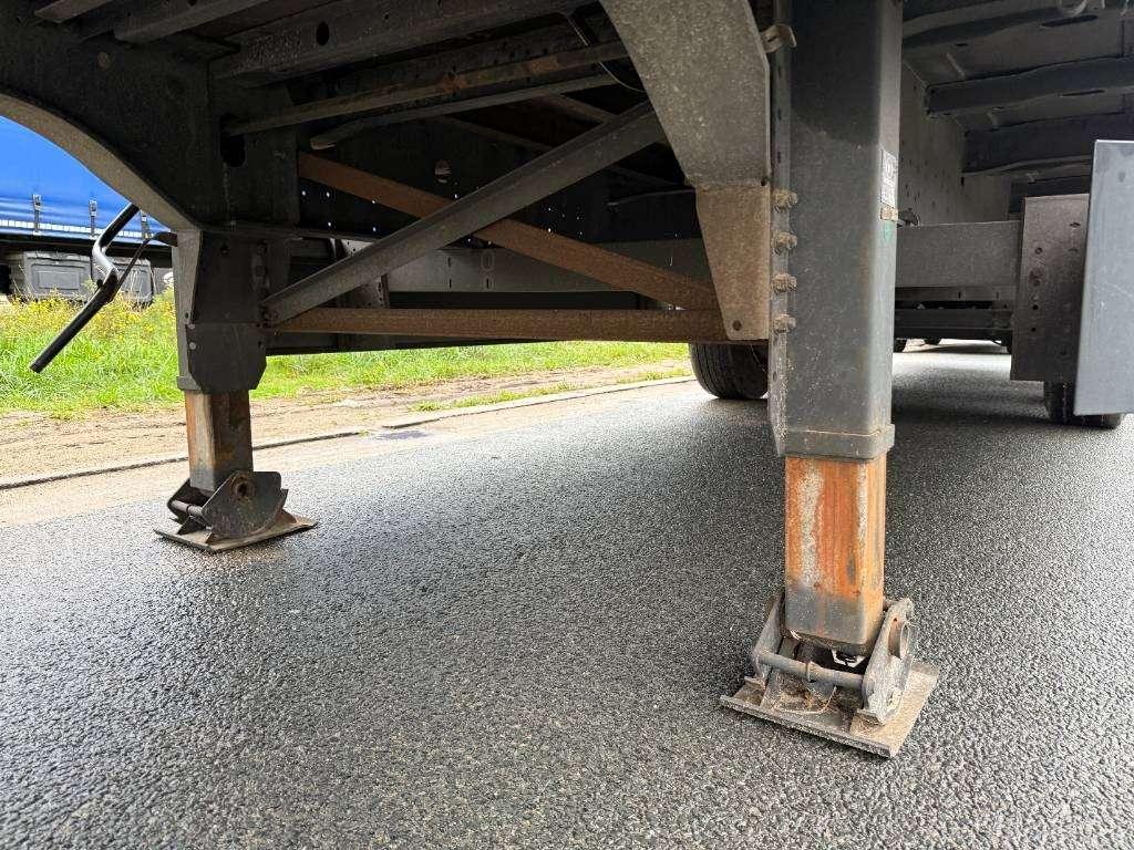 Schmitz Cargobull SCB*S3T Drankentrailer / 3 Axles / Speed Curtain Photo 10