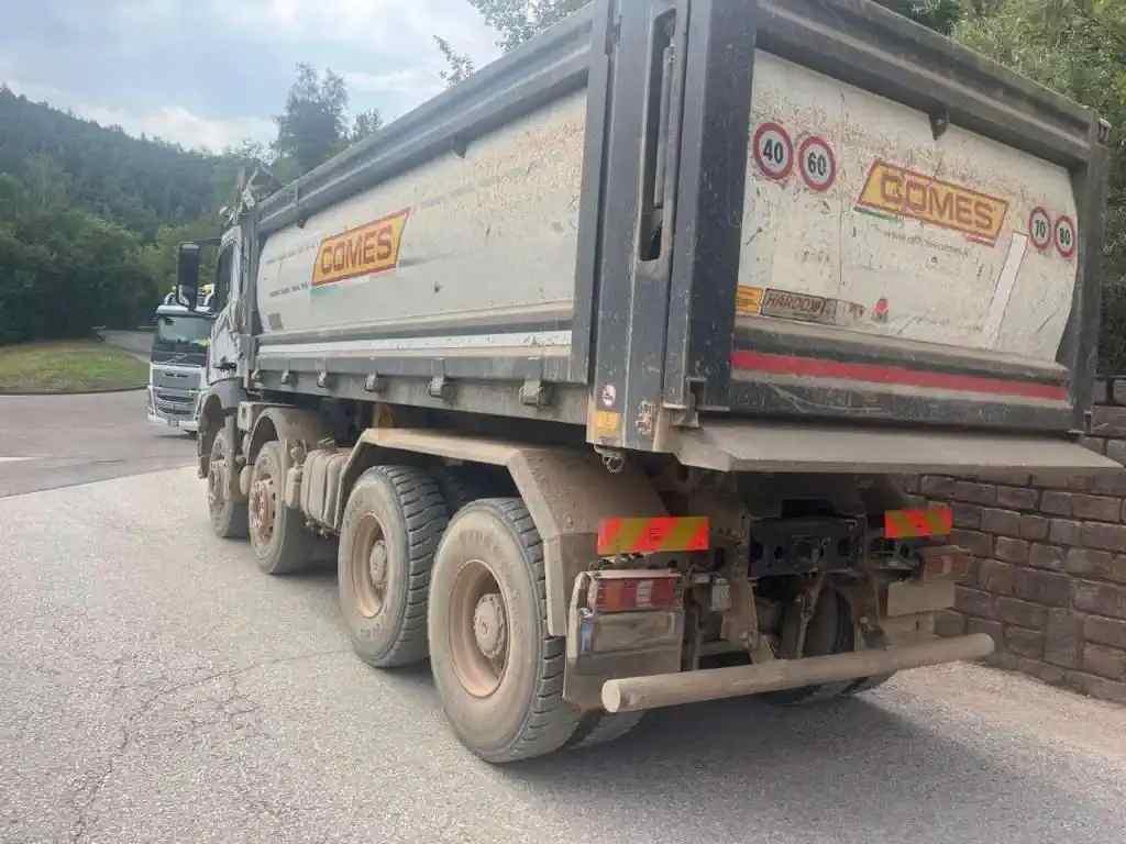 Mercedes-Benz 4151 Photo 3