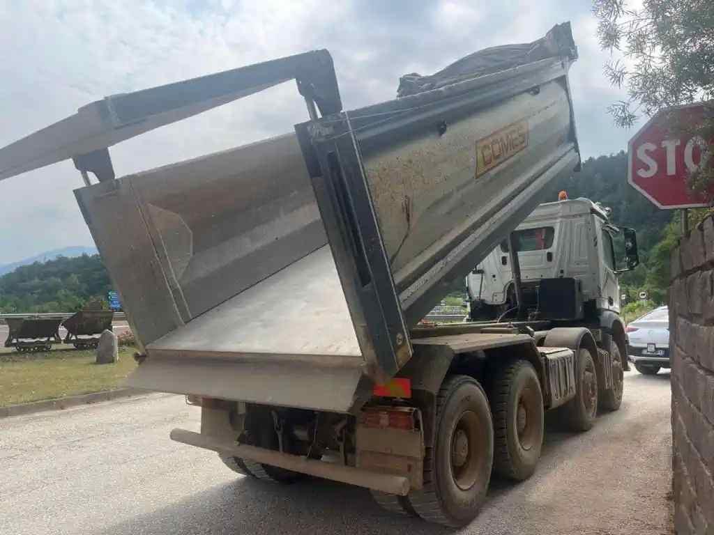 Mercedes-Benz 4151 Photo 5