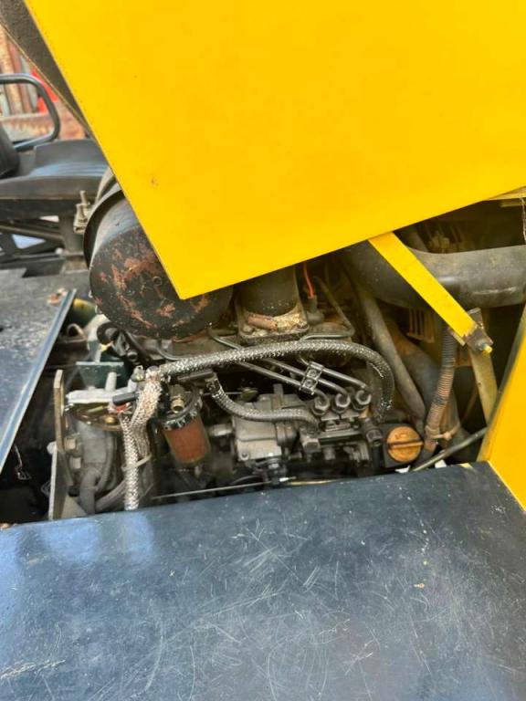 Yanmar C30R Photo 16