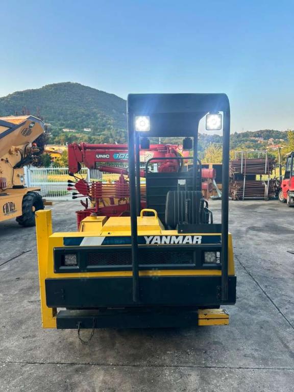 Yanmar C30R Photo 6
