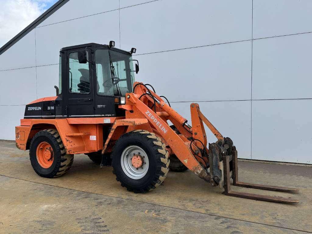 Schaeff ZL110 - Forks + Bucket / Quick Coupler Photo 7