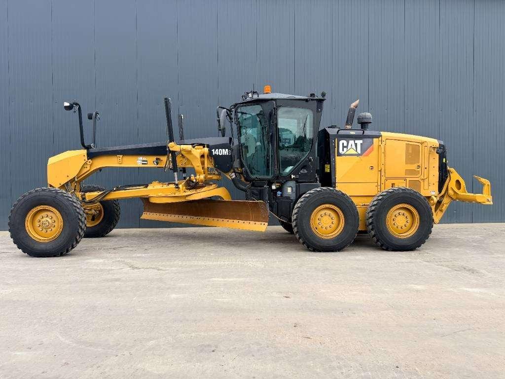 Caterpillar 140M3 Photo 21