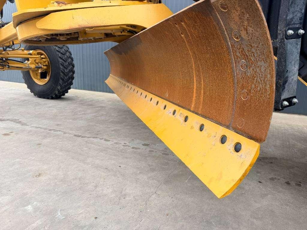 Caterpillar 140M3 Photo 30