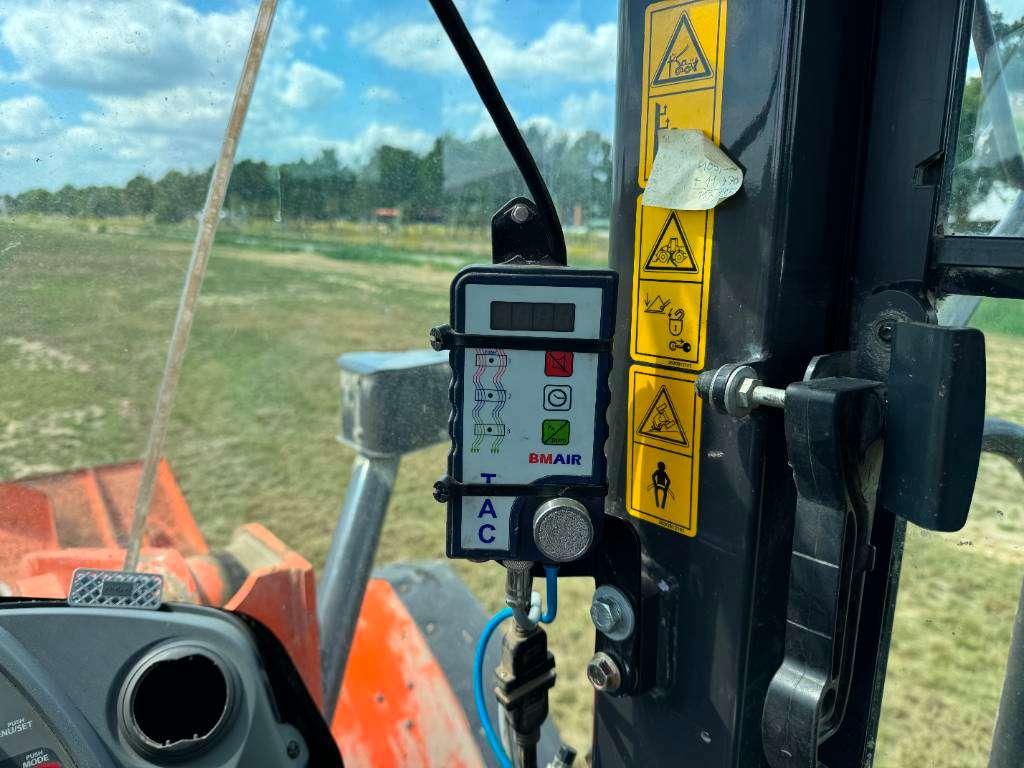 Hitachi ZX310-6 - 3rd Function / Automatic Greasing Photo 14