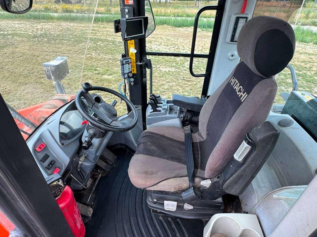 Hitachi ZX310-6 - 3rd Function / Automatic Greasing Photo 8