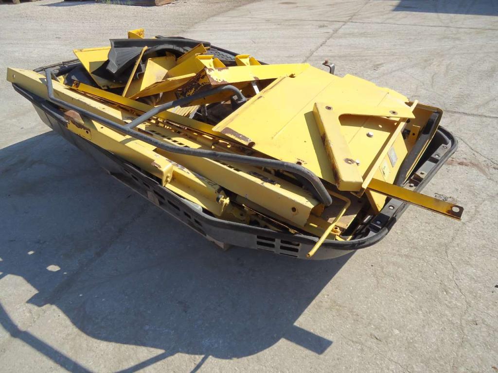 Hood and body panel for New Holland 385B Photo 5