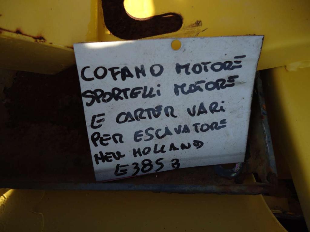 Hood and body panel for New Holland 385B Photo 6