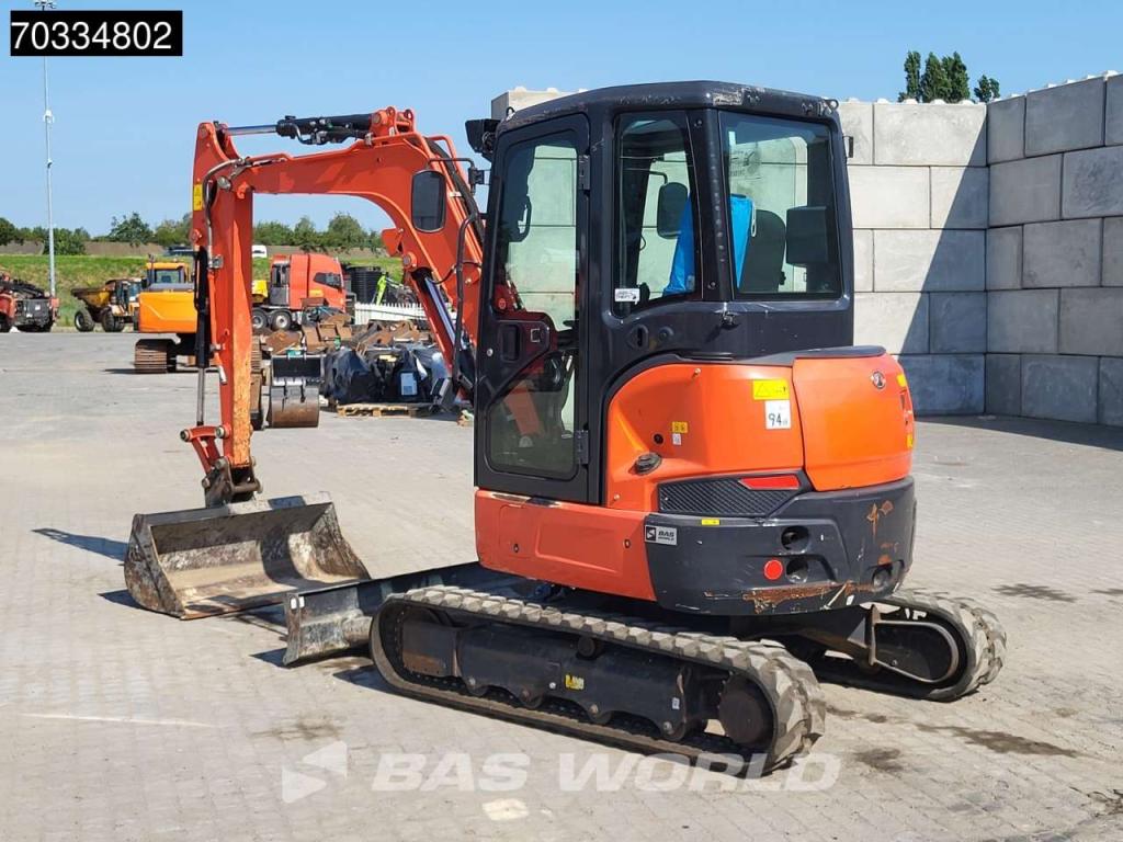 Kubota U36 -4 3 Buckets Photo 5
