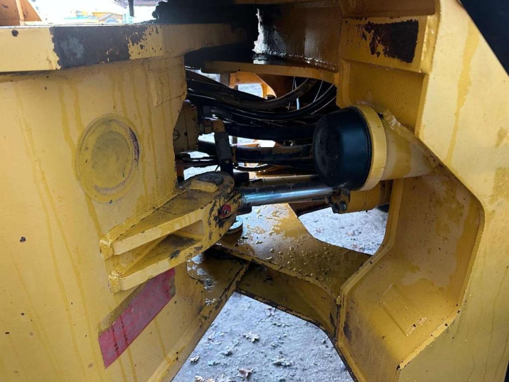 Liebherr L541 Included spare wheels Photo 20