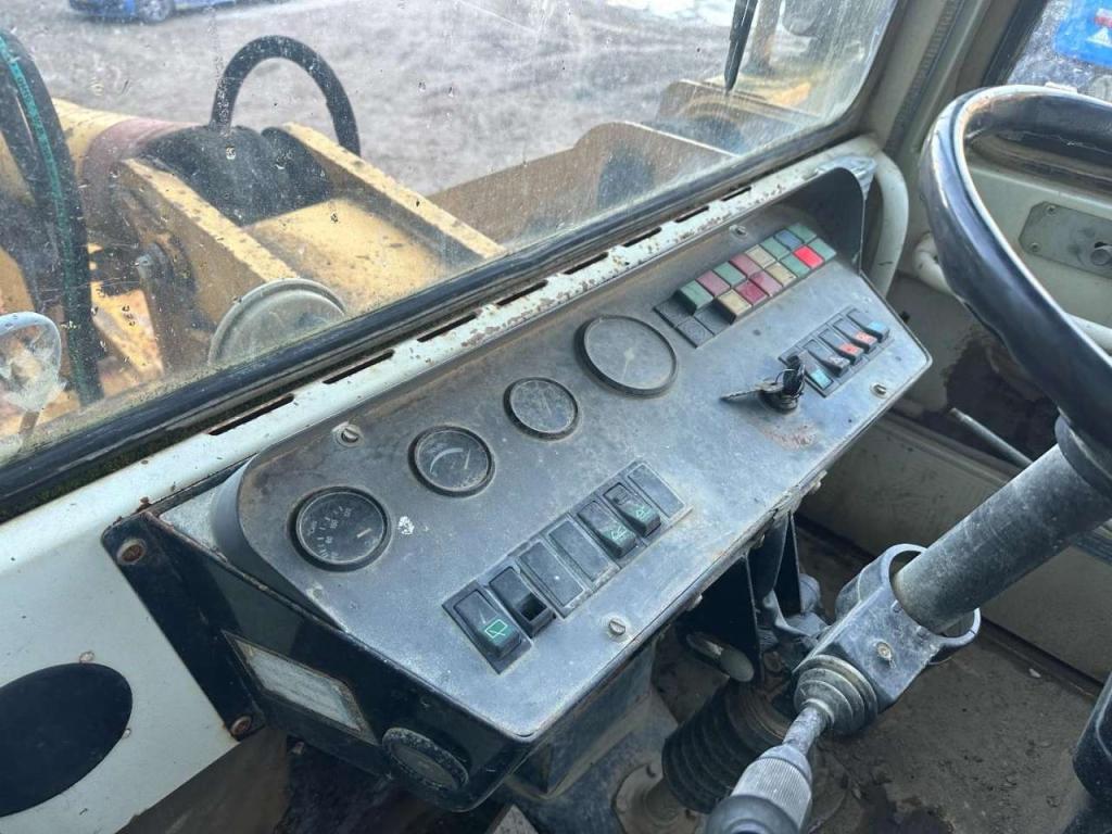 Liebherr L541 Included spare wheels Photo 25
