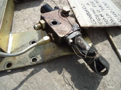Hand brake control for Fiat Hitachi W110-W130 sold by OLM 90 Srl
