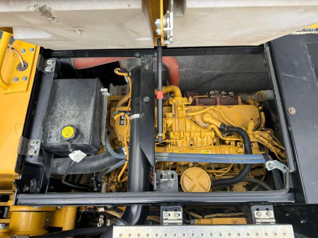 Caterpillar M320F Photo 17