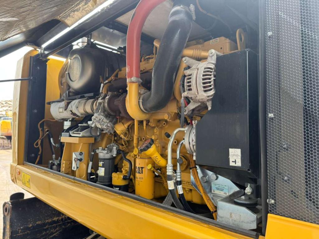 Caterpillar M320F Photo 22