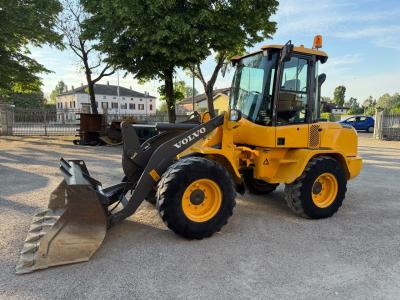 Volvo L 35 GS sold by Trazzi Macchine Srl