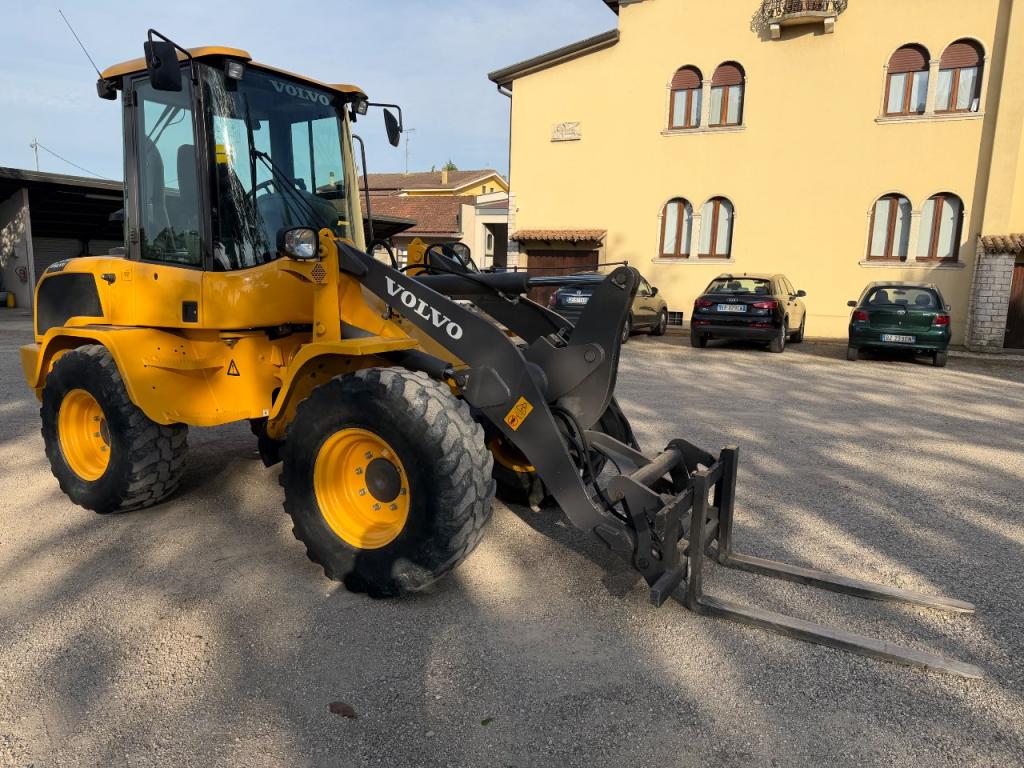 Volvo L 35 GS Photo 11