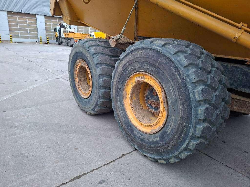 Komatsu HM300-3 Photo 17