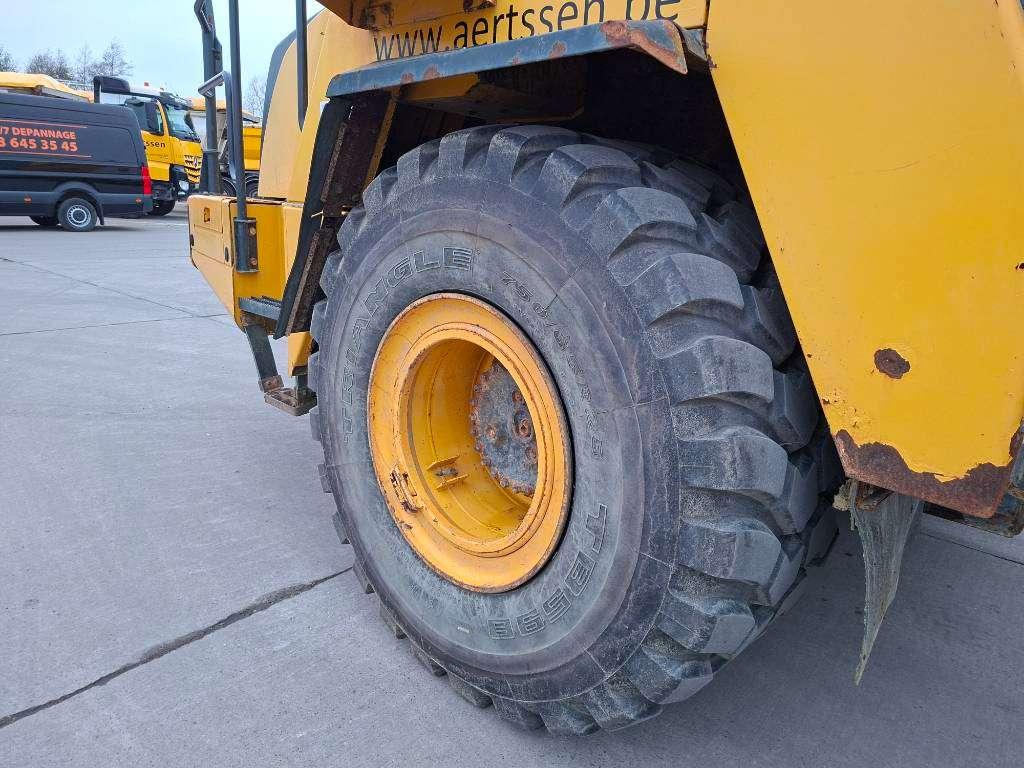 Komatsu HM300-3 Photo 22