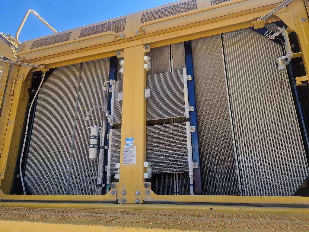 Caterpillar 374 F L Photo 21