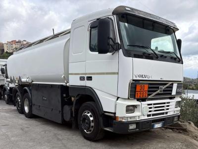 Volvo FH12 sold by Omeco Spa