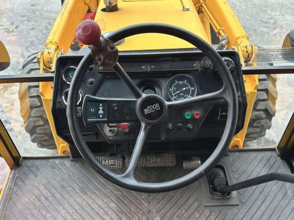 Massey Ferguson 60HX 4X4 Photo 15