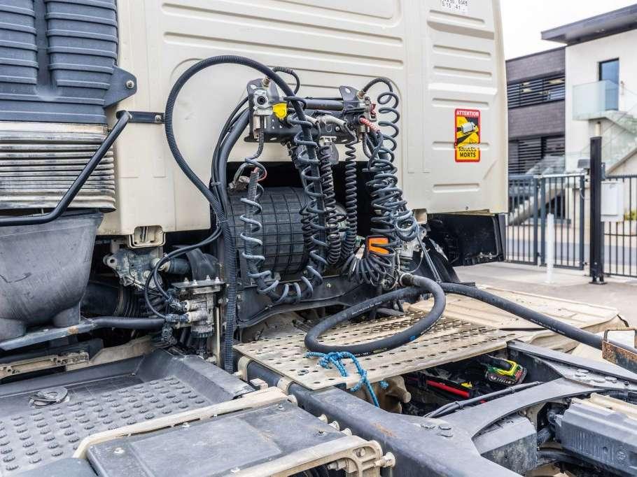 Volvo FMX GLOB 460+HYDR Photo 9