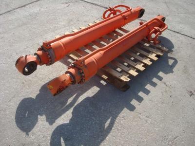 Lifting piston for Fiat Hitachi EX 215 sold by OLM 90 Srl