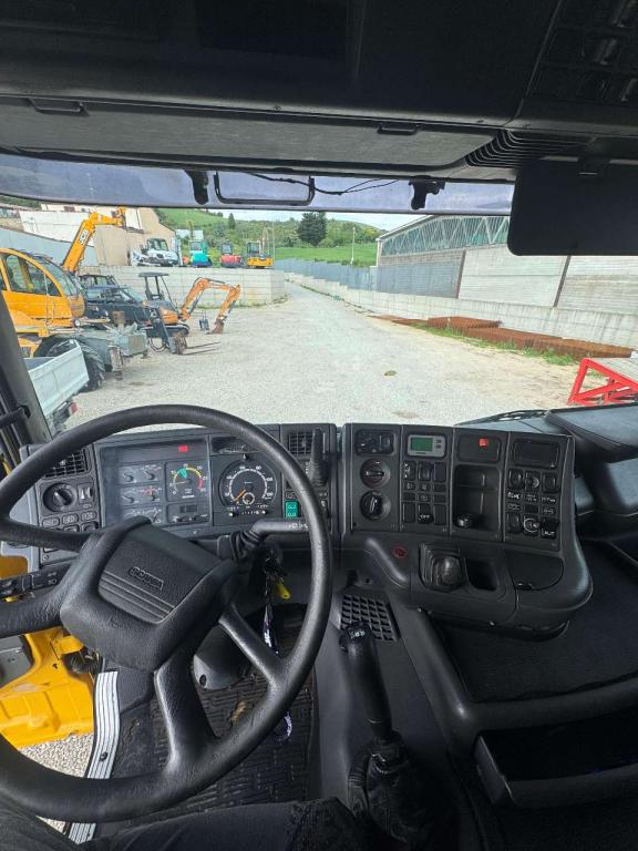 Scania 124L 420 Photo 12
